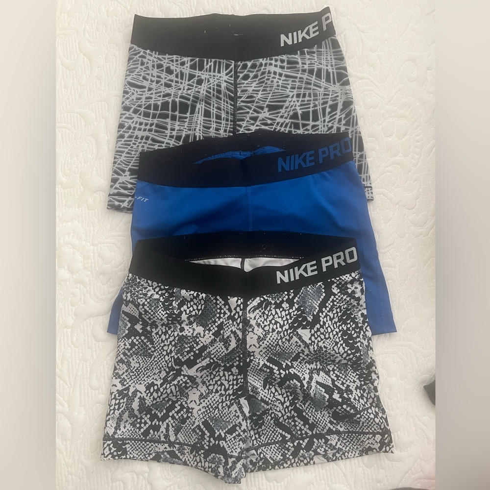 Nike Pro dry fit bundle of 3